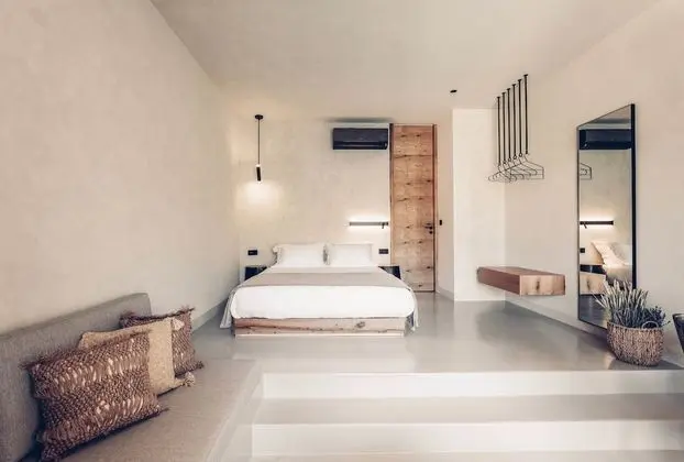 Junior Retreat with private pool & mountain view