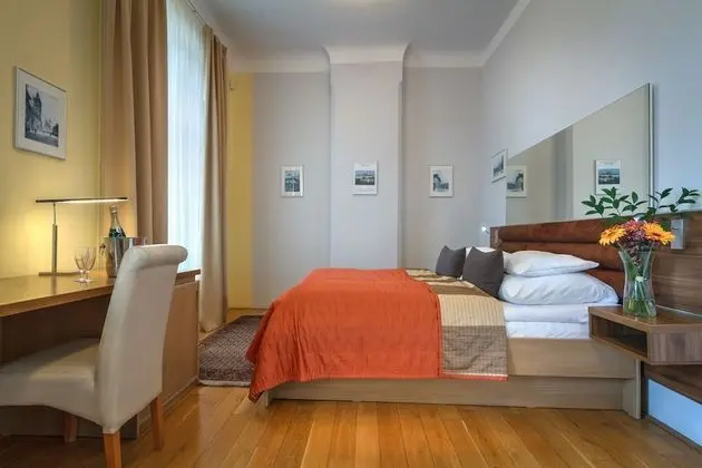 Deluxe Tek Büyük Yataklı Oda