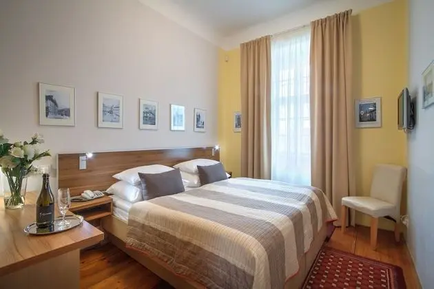Standard Tek Büyük veya İki Ayrı Yataklı Oda
