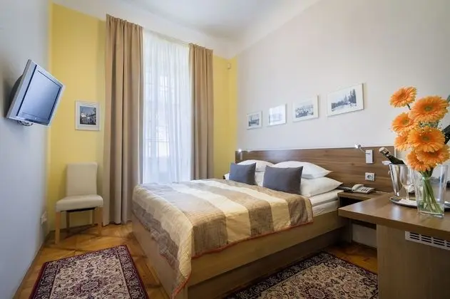 Standard Tek Büyük veya İki Ayrı Yataklı Oda