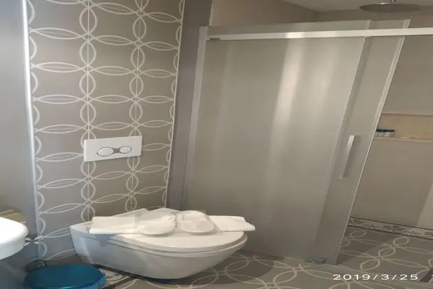 Kara  Manzaralı Standart Oda