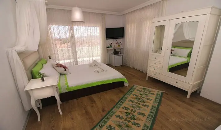 Balkonlu Suit Oda