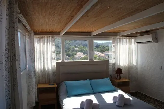 Çatı Katı Oda