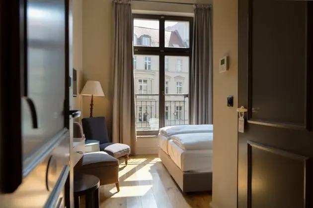 Comfort Tek Büyük Yataklı Oda