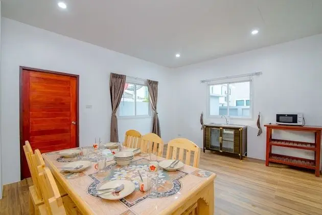 Three Bedrooms Home With Private Pool
