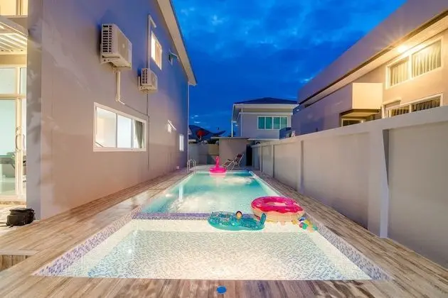 Three Bedrooms Home With Private Pool