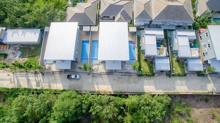 Three Bedrooms Home With Private Pool