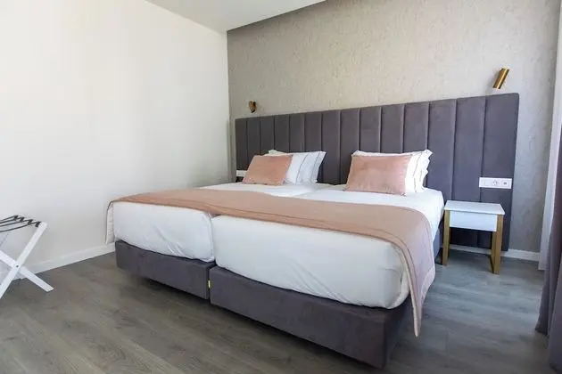 Deluxe Tek Büyük veya İki Ayrı Yataklı Oda