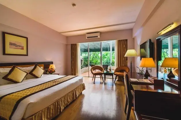 Deluxe Tek Büyük Yataklı Oda, Bahçe Manzaralı