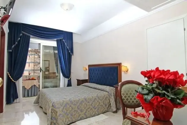 Standard Tek Büyük veya İki Ayrı Yataklı Oda, Balkon