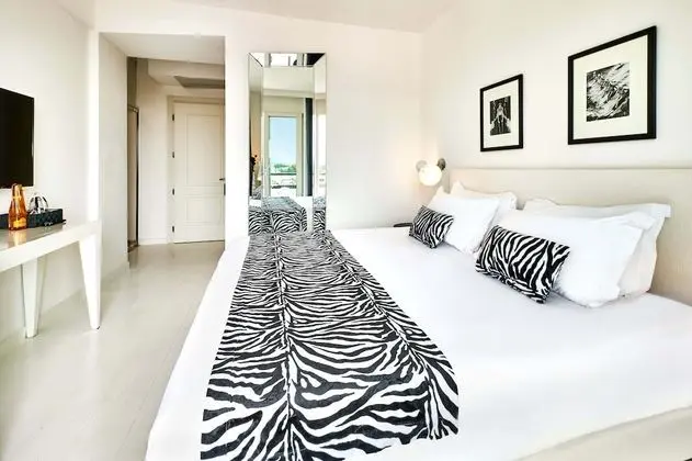 Deluxe Tek Büyük Yataklı Oda