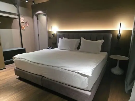 Standard Tek Büyük Yataklı Oda
