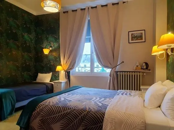 Üç Kişilik Oda