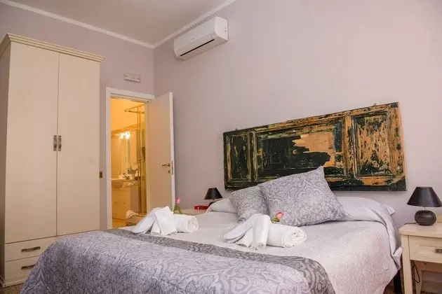 Tek Büyük Yataklı Oda, Banyolu/Duşlu