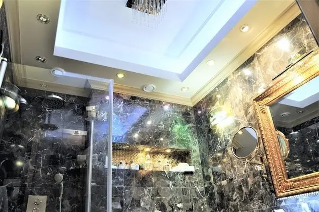 Luxury Suite, 2 Bedrooms, 1 Living room (110 m2)