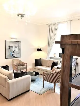 Luxury Executive Suite, 1 Bedroom (Market Square view, 80 m2)