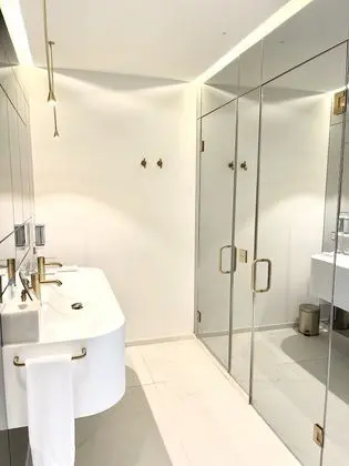 Executive Suite, 2 Bedrooms, 2 Bathrooms, (Krzywe Kolo street, 95 m2)