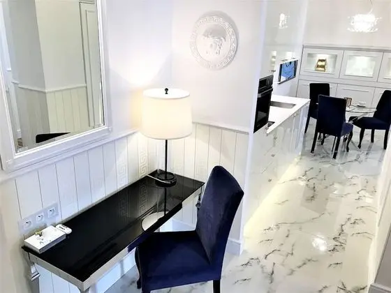 Luxury Deluxe Suite, 2 Bedroms (Old town view, 77 m2)