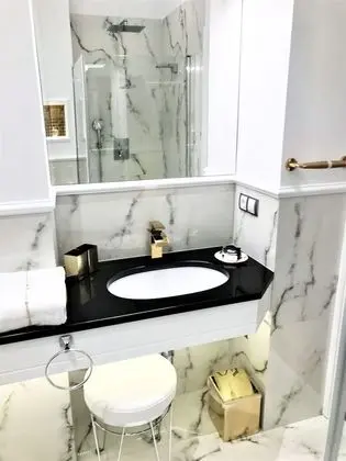 Luxury Deluxe Suite, 2 Bedroms (Old town view, 77 m2)