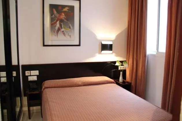 Tek Büyük Yataklı Oda (Interior)
