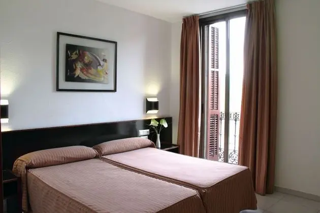 Tek Büyük Yataklı Oda (Interior)