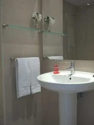 Tek Büyük Yataklı Oda (Interior)