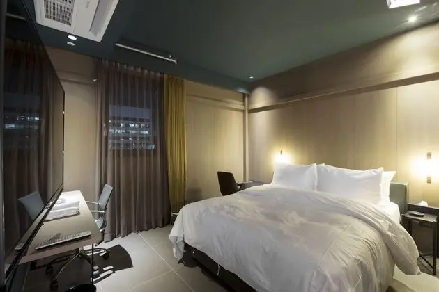 Deluxe Tek Büyük Yataklı Oda