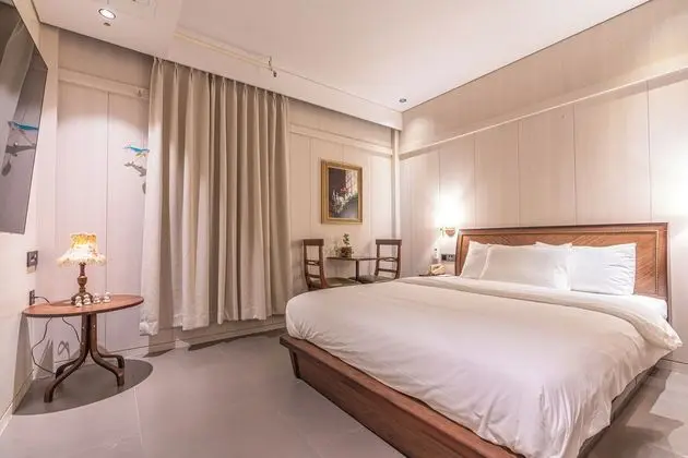 Deluxe Tek Büyük Yataklı Oda