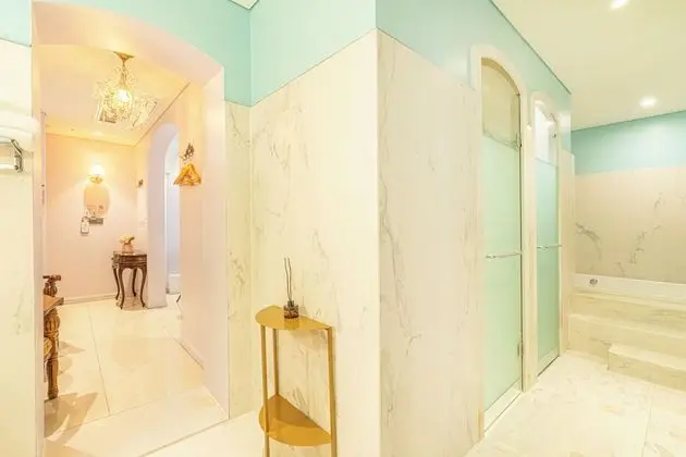 Two-Beds Suite