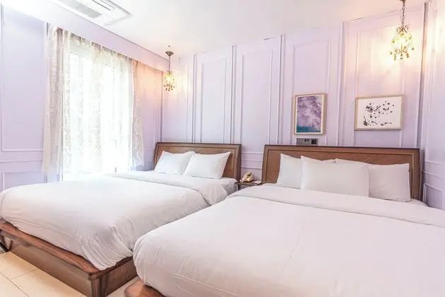 Two-Beds Suite