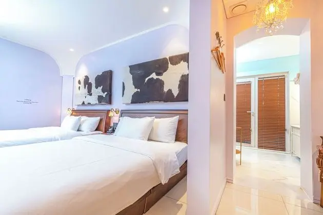 Two-Beds Suite