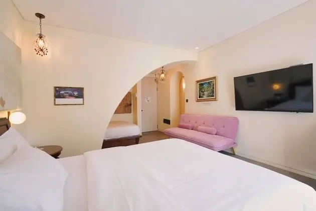 Two-Beds Suite