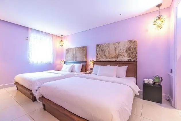 Two-Beds Suite