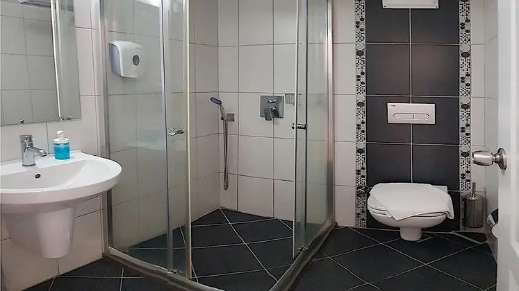 Twin,Kara veya Havuz Manzaralı,Balkonlu