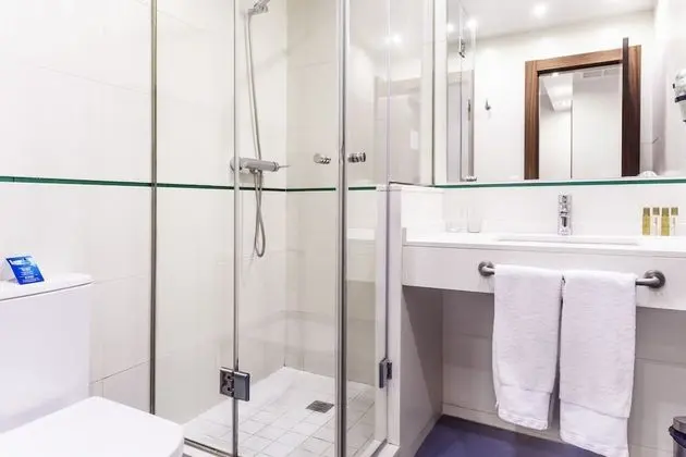 Üç Kişilik Oda, Balkon