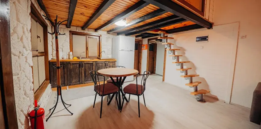 Havuzlu Bungalow Oda