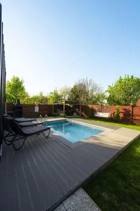 Bungalow, Bahçe Manzaralı, Isıtmalı Özel Havuzlu
