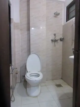 Basic Tek Büyük Yataklı Oda, Ortak Banyo