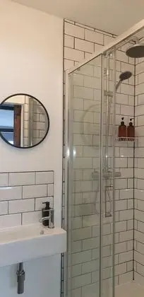 Comfort Tek Büyük Yataklı Oda, Banyolu/Duşlu (Willow room)