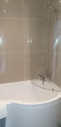 Superior Tek Büyük Yataklı Oda, Banyolu/Duşlu, Avlu Manzaralı (Courtyard room)