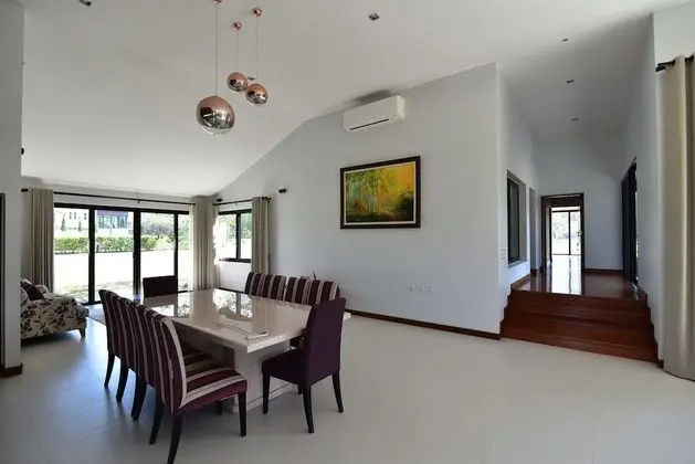 4 Bedrooms Pool Villa