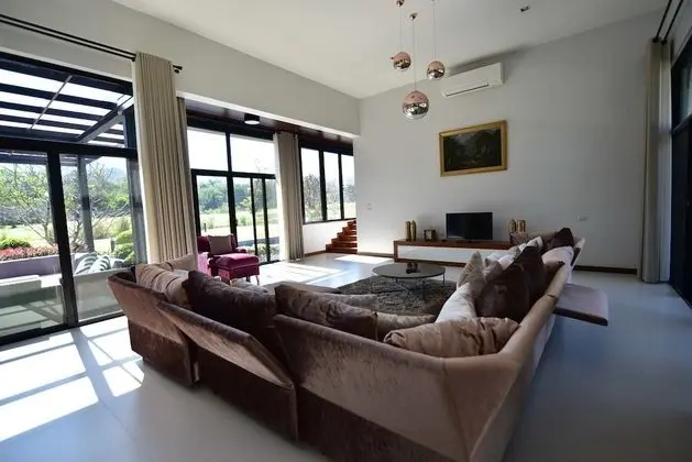 4 Bedrooms Pool Villa