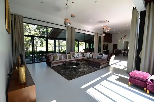 4 Bedrooms Pool Villa