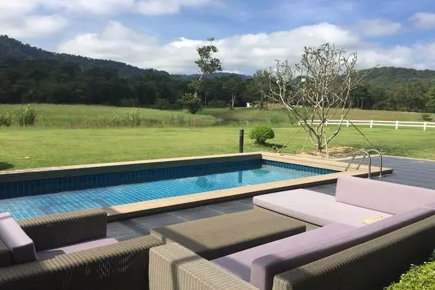 4 Bedrooms Pool Villa
