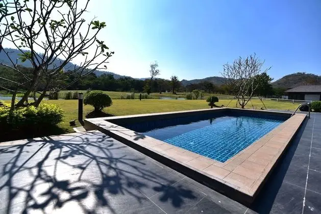 4 Bedrooms Pool Villa