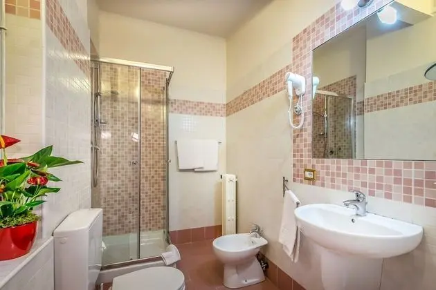 Tek Büyük veya İki Ayrı Yataklı Oda, Sigara İçilmez