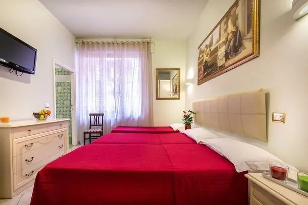 Üç Kişilik Oda, Sigara İçilmez