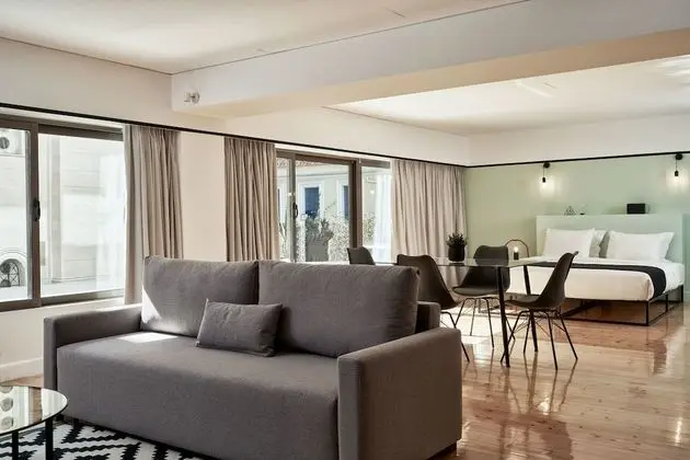 Junior Apart Daire, 1 En Büyük (King) Boy Yatak ve Çekyat