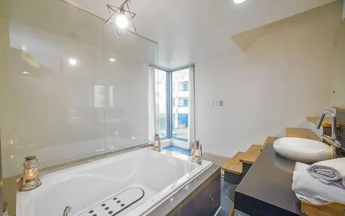 Standard Oda, Sıcak Su Havuzu (Tub only available May-Nov)