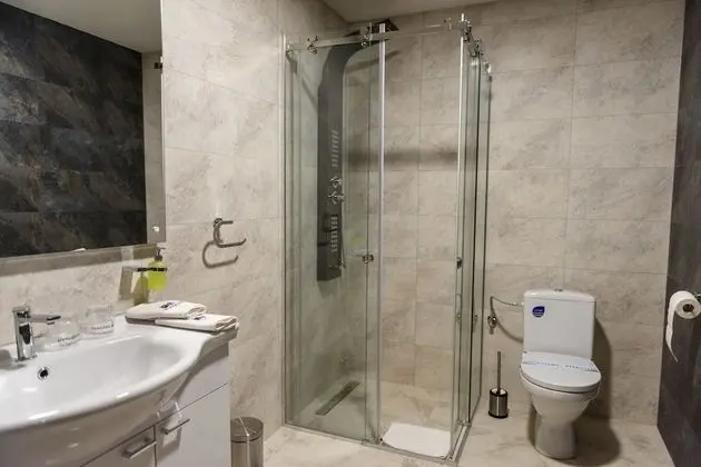 Basic Tek Büyük Yataklı Oda